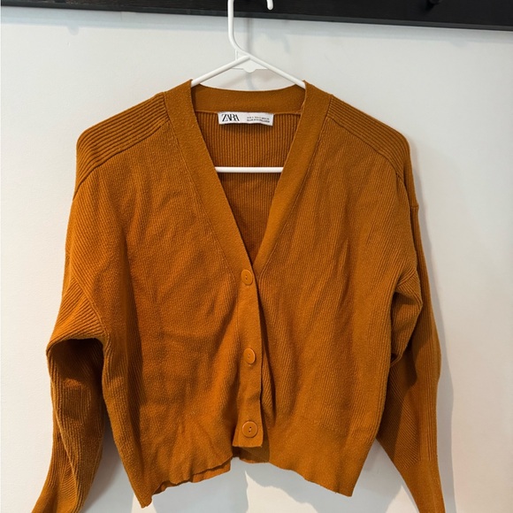 Zara Women's V-Neck Mustard Sweater - Picture 2 of 4